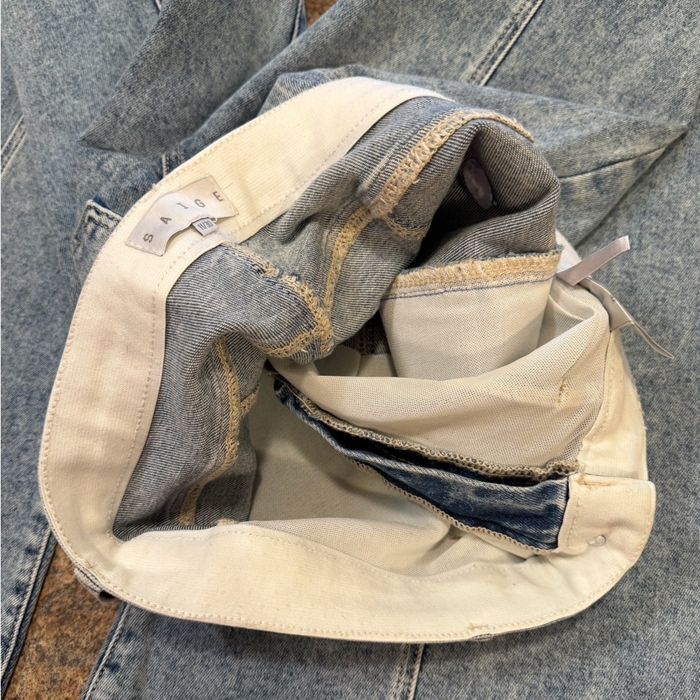Saige High Rise Flare Jeans Size 11/30 Acid Wash Vertical Seam Detail Stretch - Picture 8 of 12